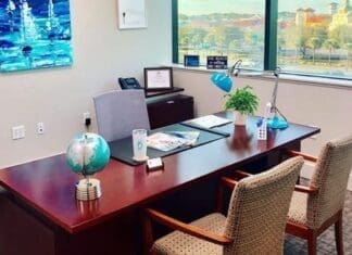 Priv Office Crop