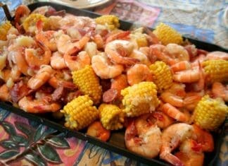 Shrimpboilserved