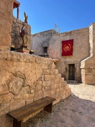 Jerusalem.set.interior