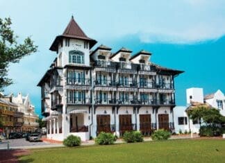 Pearl Hotel Exterior