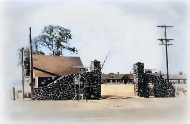 Eglin Front Gate With Feather Edges