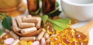 Alternative Medicine Herbal Organic Capsule With Vitamin E Omega 3 Fish Oil, Mineral, Drug With Herbs Leaf Natural Supplements For Healthy Good Life.